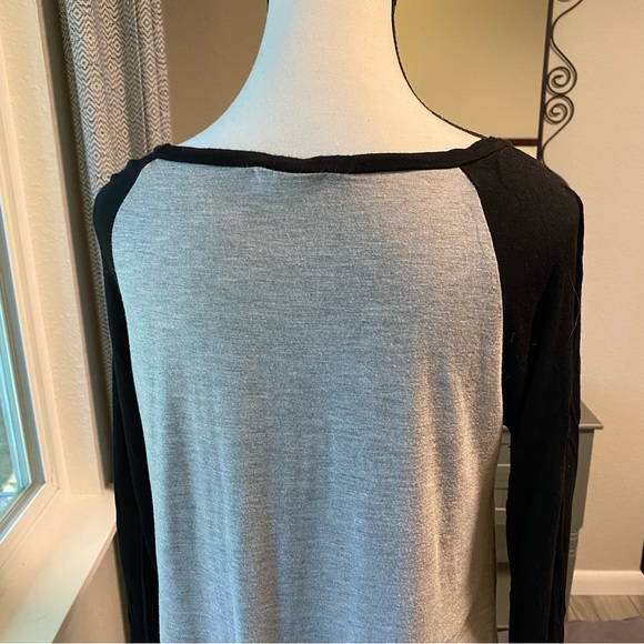 Soprano Buttery Soft Scoop Neck Baseball Tee - Black & Gray - Size Large - Picture 3 of 5